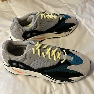 NWT Yeezy Boost 700 size 9.5 men’s